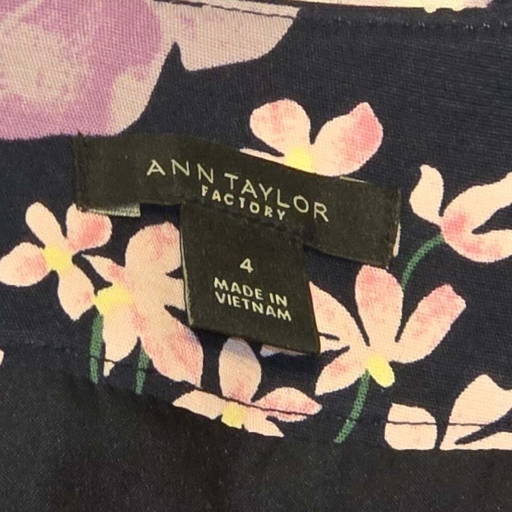Ann Taylor Factory Floral Print Career‎ Skirt Purple Pink Flowers Size 4 - Picture 4 of 7